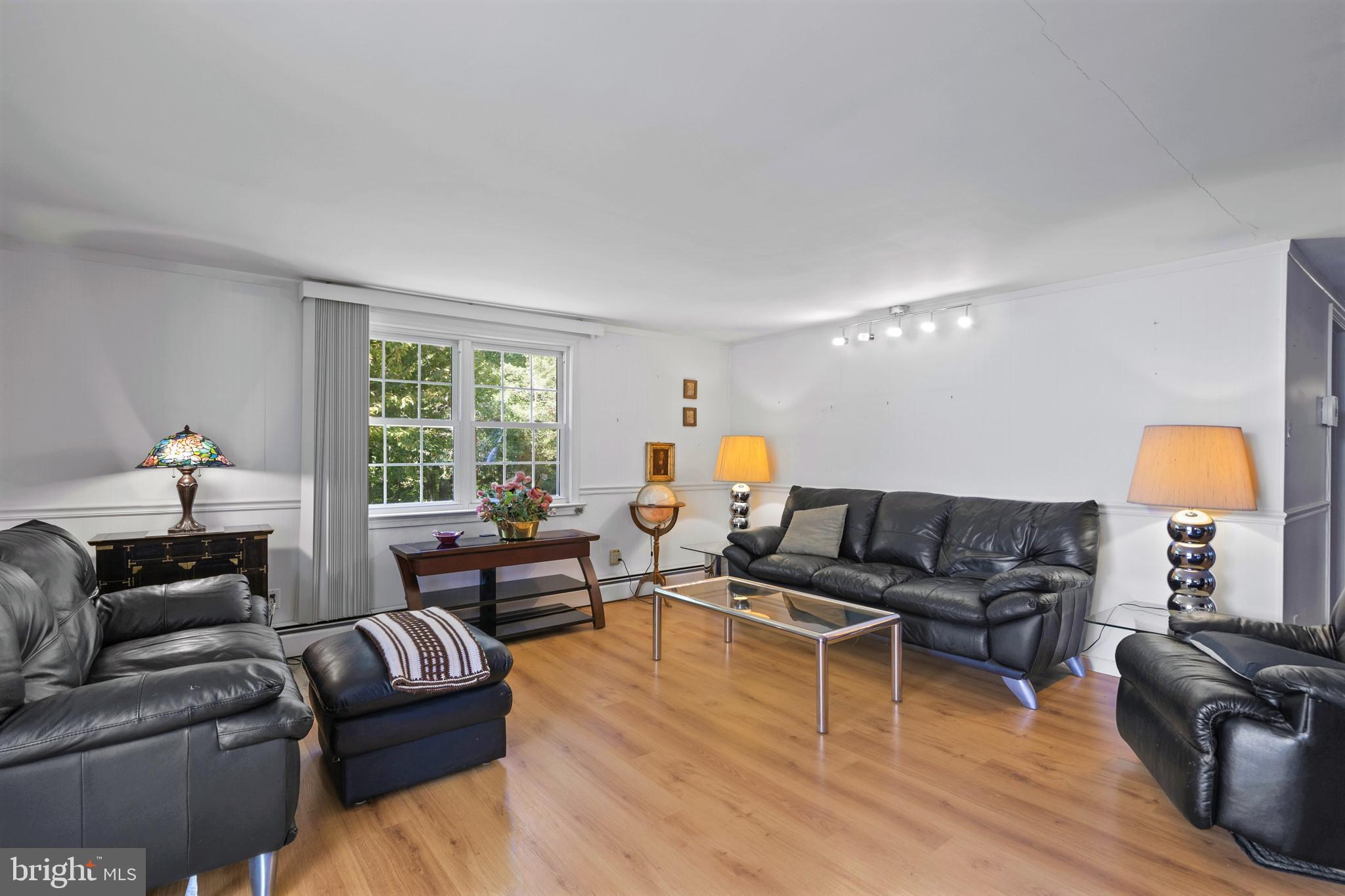 17519 Teagues Point Road Hughesville, MD 20637 - Photo 12 of 26 Living Room