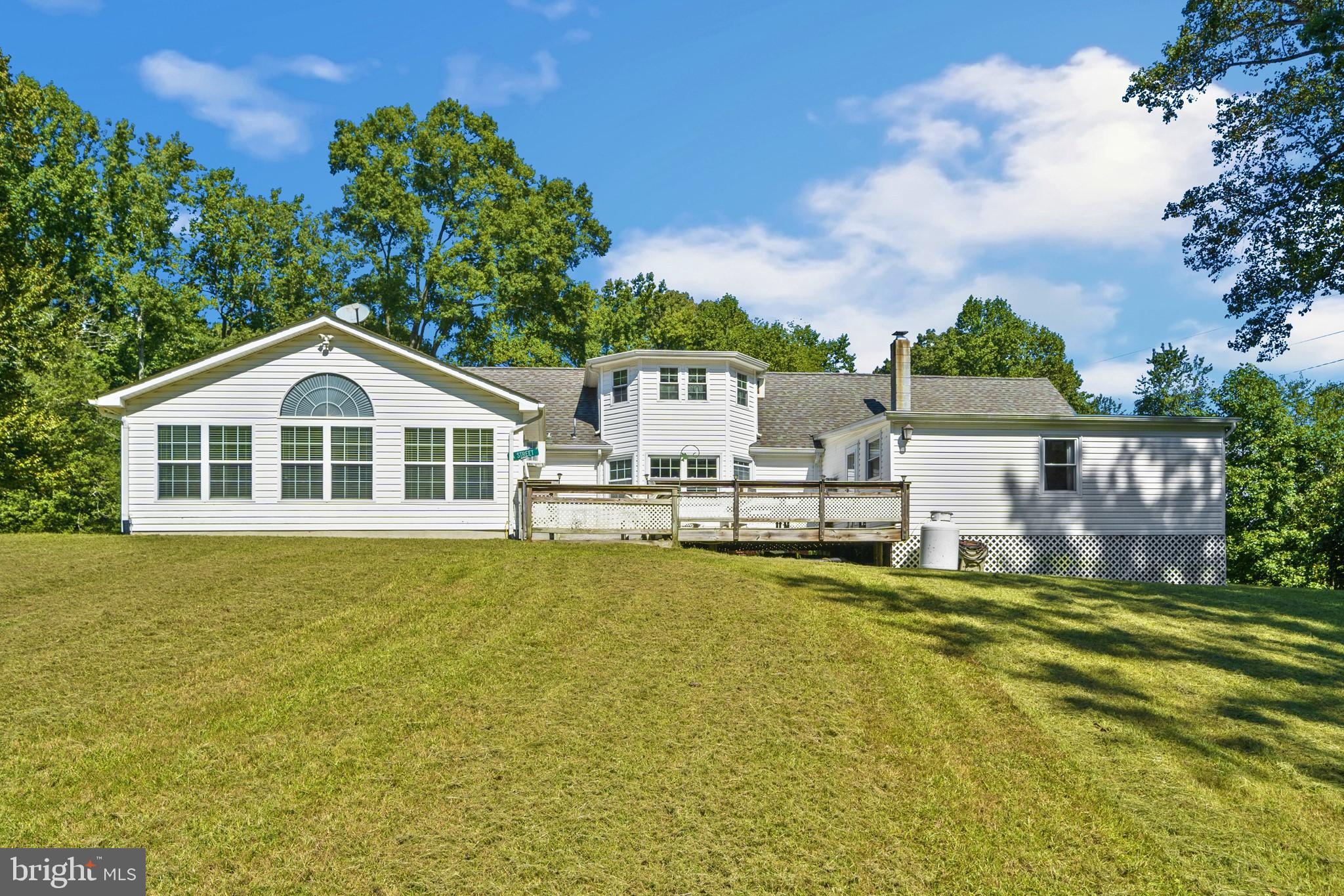 17519 Teagues Point Road Hughesville, MD 20637 - Photo 3 of 26 Gallery Image 3