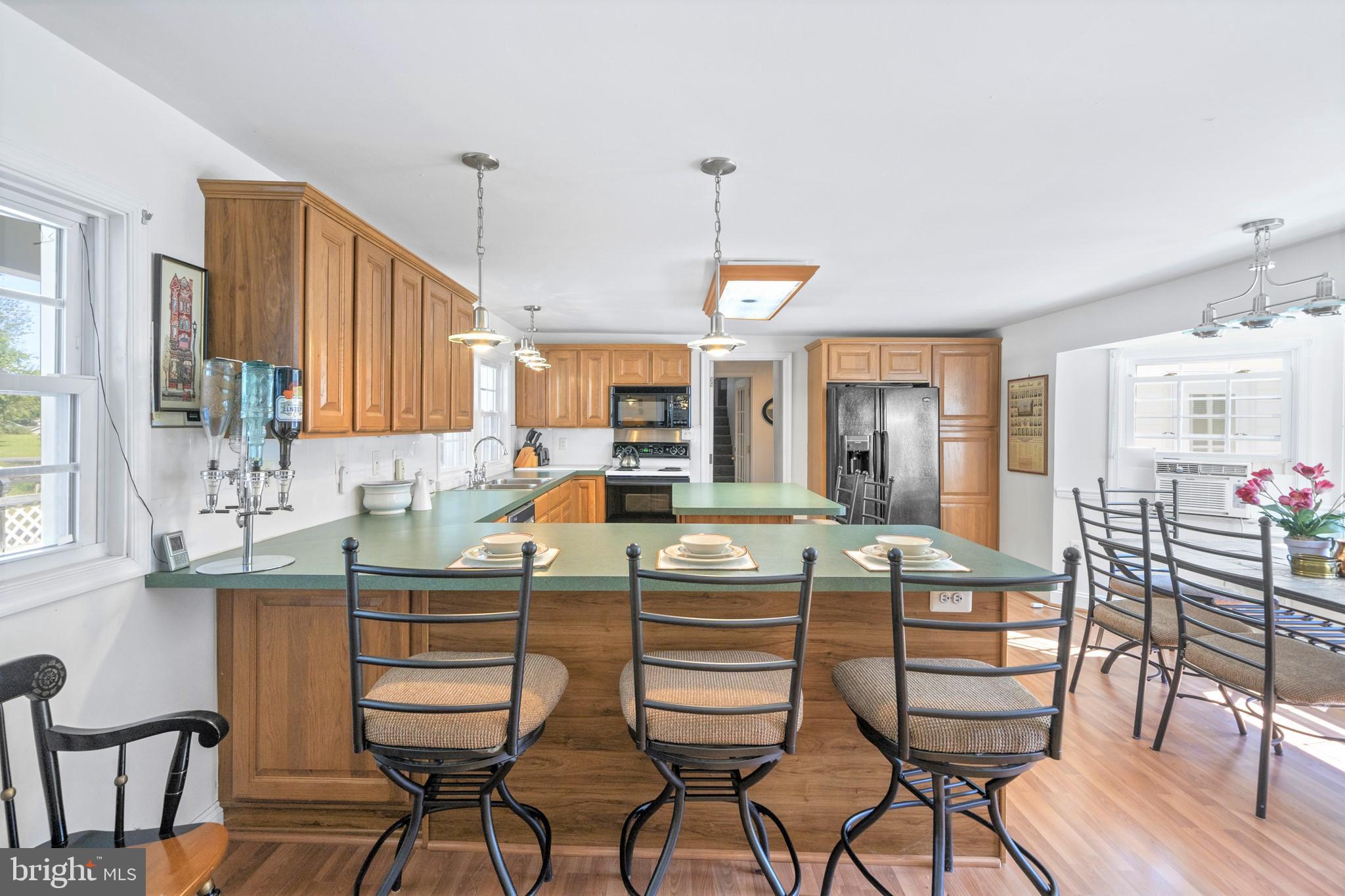 17519 Teagues Point Road Hughesville, MD 20637 - Photo 5 of 26 Beautiful Eat In Kitchen
