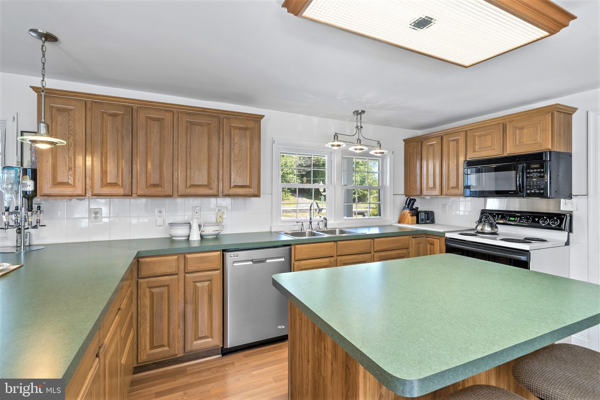 17519 Teagues Point Road Hughesville, MD 20637 - Photo 8 of 26 Kitchen prep island