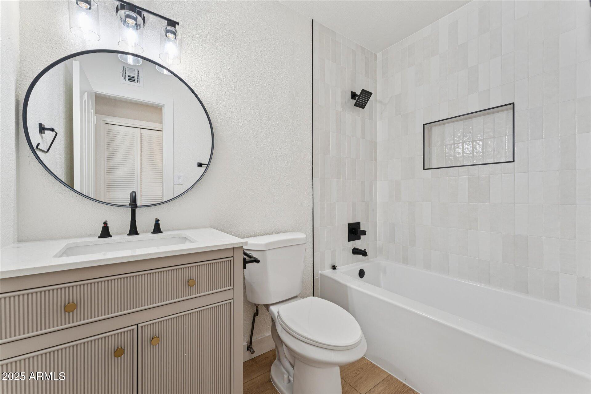 830 South Dobson Road, Unit 19 Mesa, AZ 85202 - Photo 14 of 15 14-Bathroom
