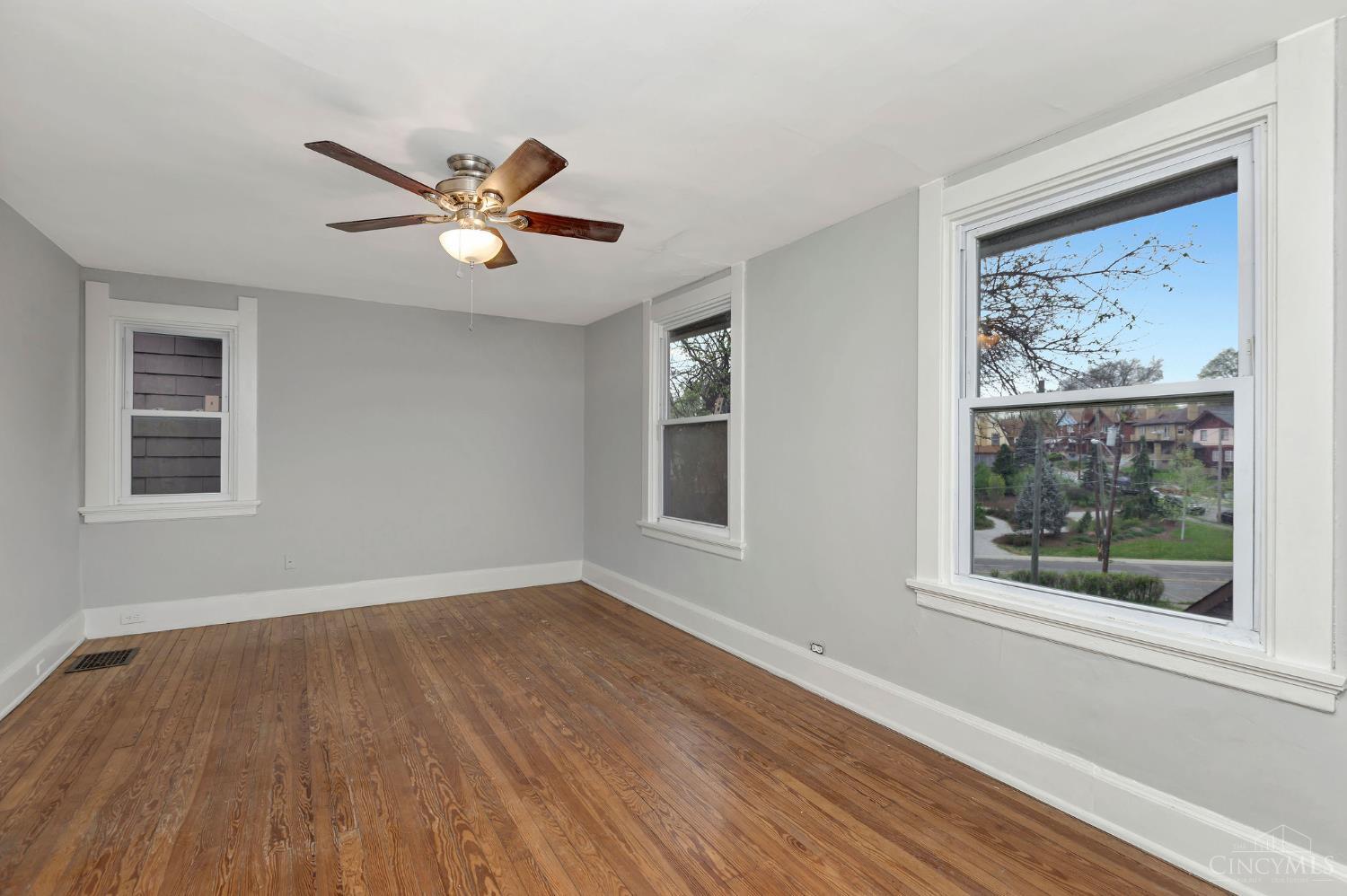 3454 Ruther Avenue Cincinnati, OH 45220 - Photo 15 of 41