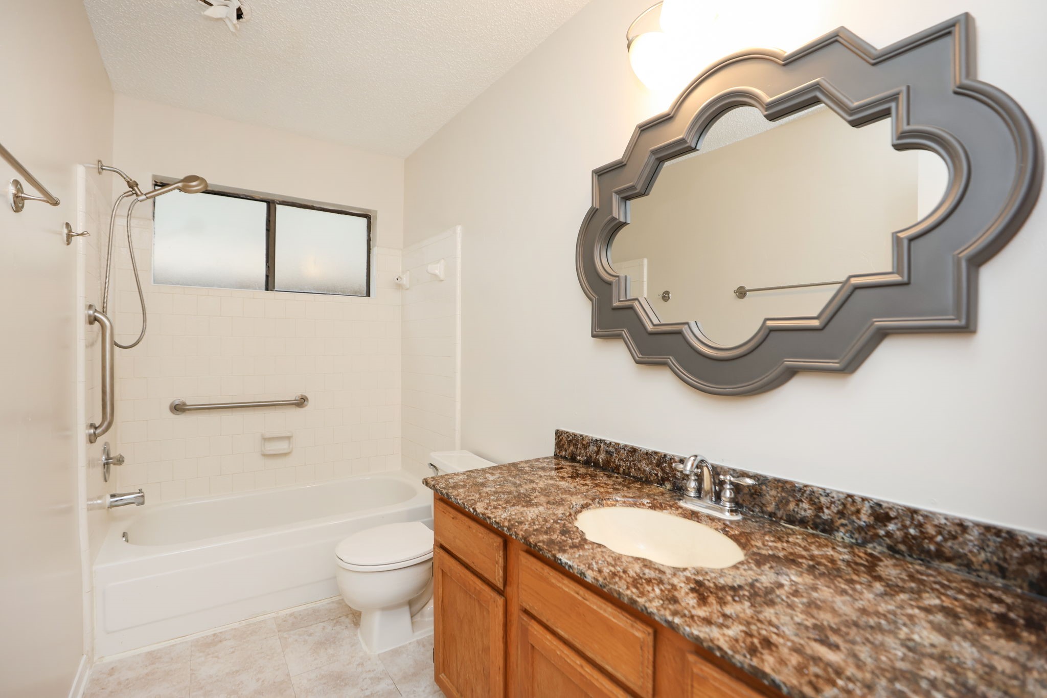 11947 Paddock Way Houston, TX 77065 - Photo 9 of 16 Secondary bathroom.