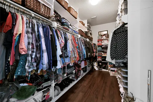 a view of an entryway with furniture