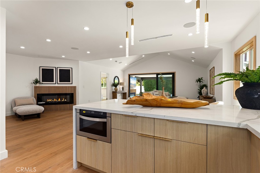 5802 Norwich Avenue Sherman Oaks, CA 91411 - Photo 13 of 49