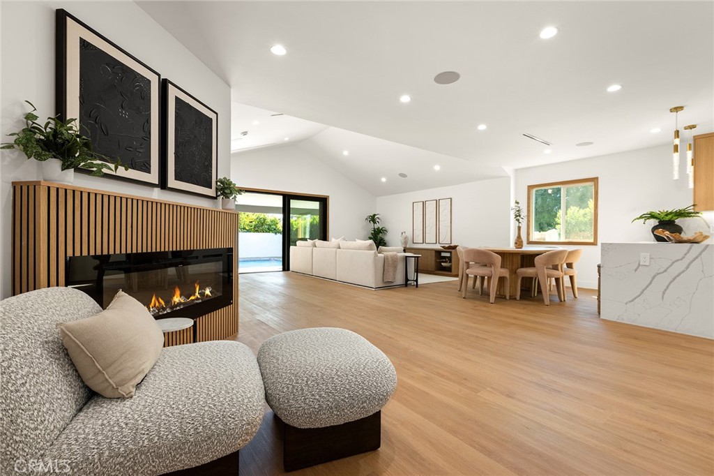 5802 Norwich Avenue Sherman Oaks, CA 91411 - Photo 9 of 49