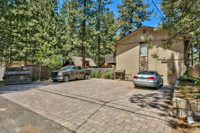 $999,000 | 693 Modesto Avenue, South Lake Tahoe, CA 96150