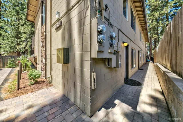 $999,000 | 693 Modesto Avenue, South Lake Tahoe, CA 96150