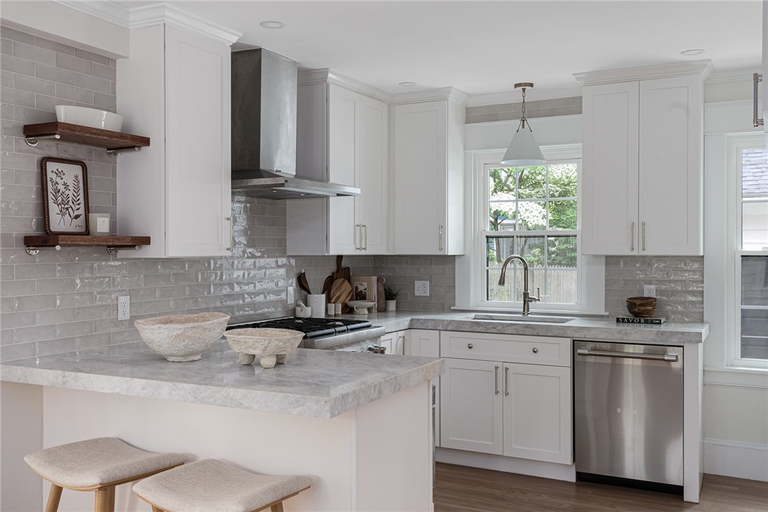 175 Freeman Parkway Providence, RI 02906 - Photo 19 of 50 Gallery Image 19