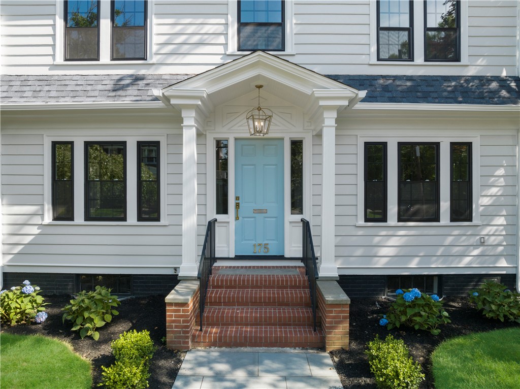 175 Freeman Parkway Providence, RI 02906 - Photo 4 of 50 Gallery Image 4