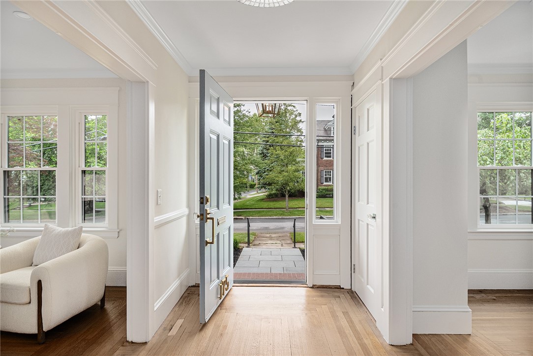 175 Freeman Parkway Providence, RI 02906 - Photo 5 of 50 Gallery Image 5