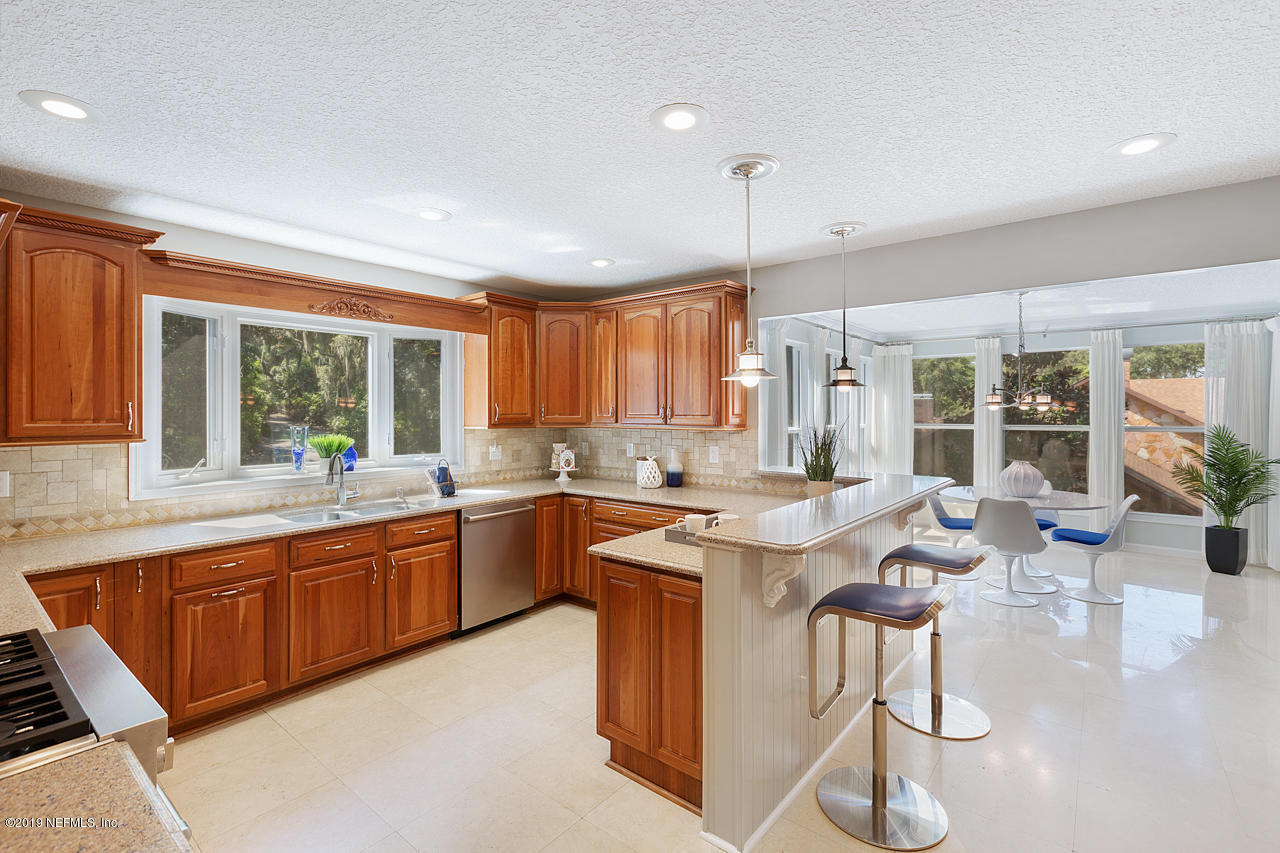 13075 Fort Caroline Road Jacksonville, FL 32225 - Photo 8 of 46 Kitchen with Quartz Countertops
