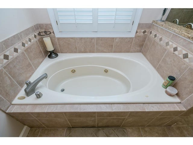 128 Live Oak Road Aiken, SC 29803 - Photo 21 of 43 Master Tub