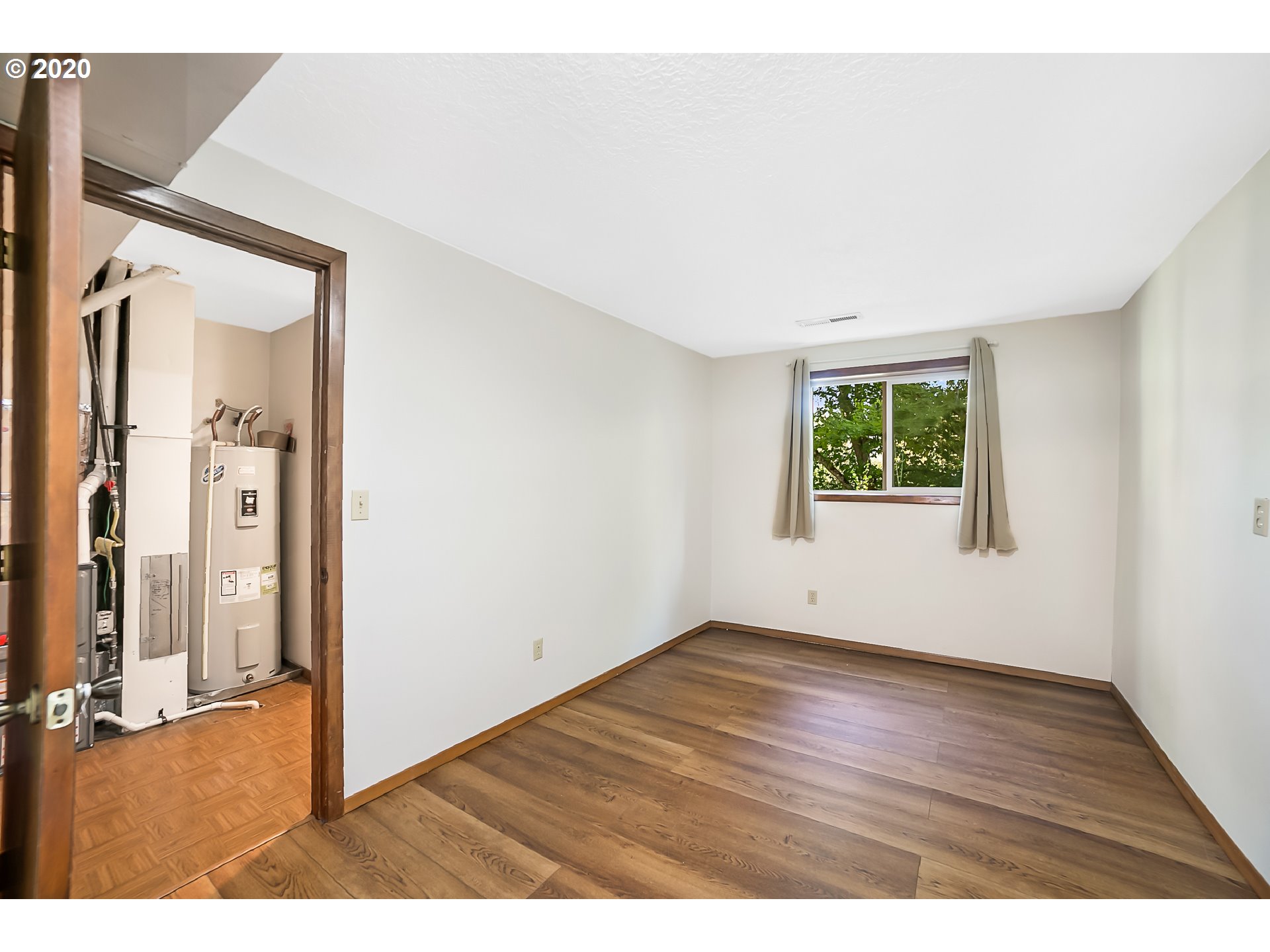 3831 Southwest Alice Street Portland, OR 97219 - Photo 16 of 30 Gallery Image 16