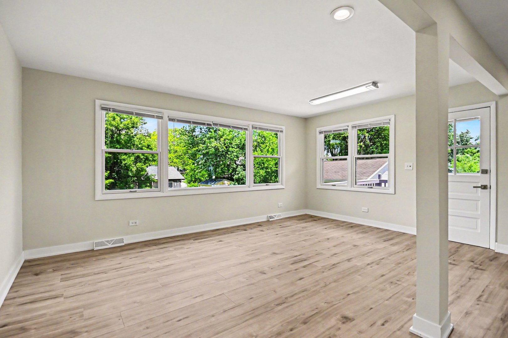 1312 West Oakmont Road Hoffman Estates, IL 60169 - Photo 18 of 29