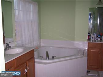 306 Rabbit Court Mullica Hill, NJ 08062 - Photo 8 of 12 Gallery Image 8