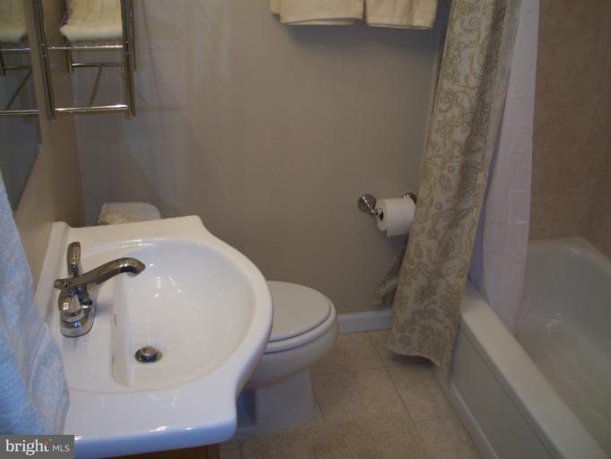 2723 Munson Street Silver Spring, MD 20902 - Photo 21 of 23 Bath