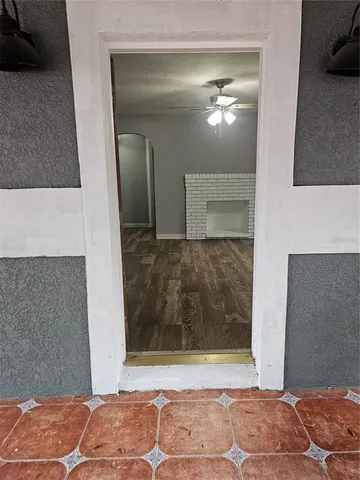 $2,300 | 9860 Skewlee Road, Thonotosassa, FL 33592