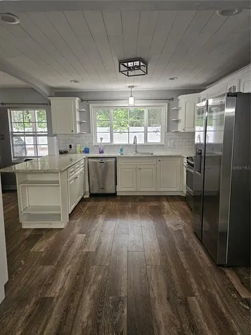 $2,300 | 9860 Skewlee Road, Thonotosassa, FL 33592