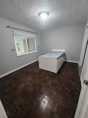 $2,300 | 9860 Skewlee Road, Thonotosassa, FL 33592