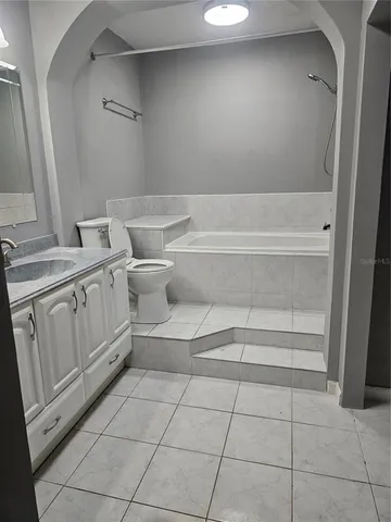 $2,300 | 9860 Skewlee Road, Thonotosassa, FL 33592