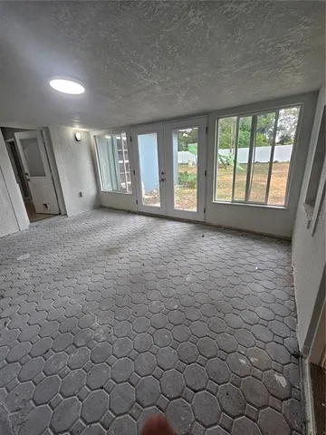 $2,300 | 9860 Skewlee Road, Thonotosassa, FL 33592