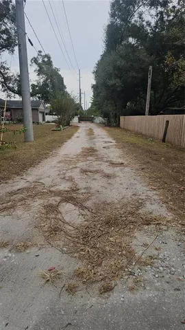 $2,300 | 9860 Skewlee Road, Thonotosassa, FL 33592