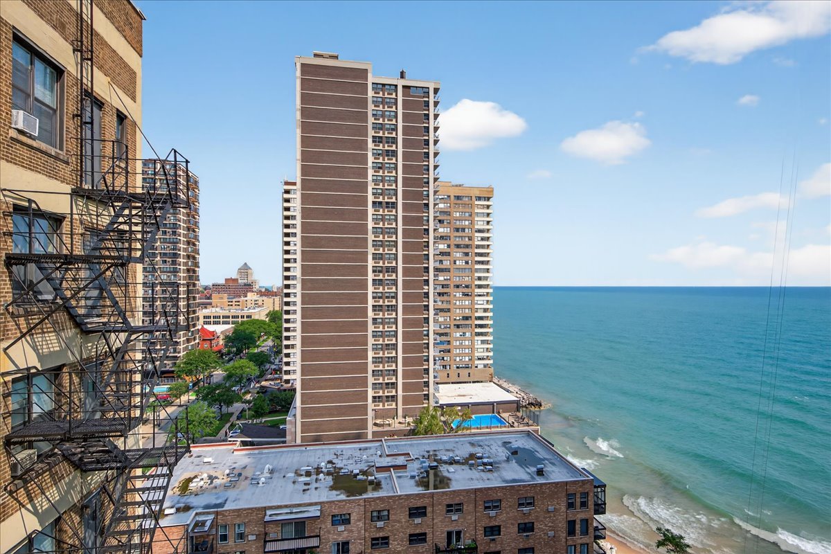 6101 North Sheridan Road, Unit 12E Chicago, IL 60660 - Photo 2 of 14 a front view of a building