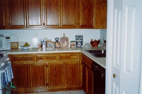 4406 South Rochester Road Royal Oak, MI 48073 - Photo 3 of 9 571532-2.JPG