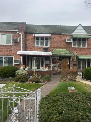 $899,000 | 61-61 79th Street | Middle Village