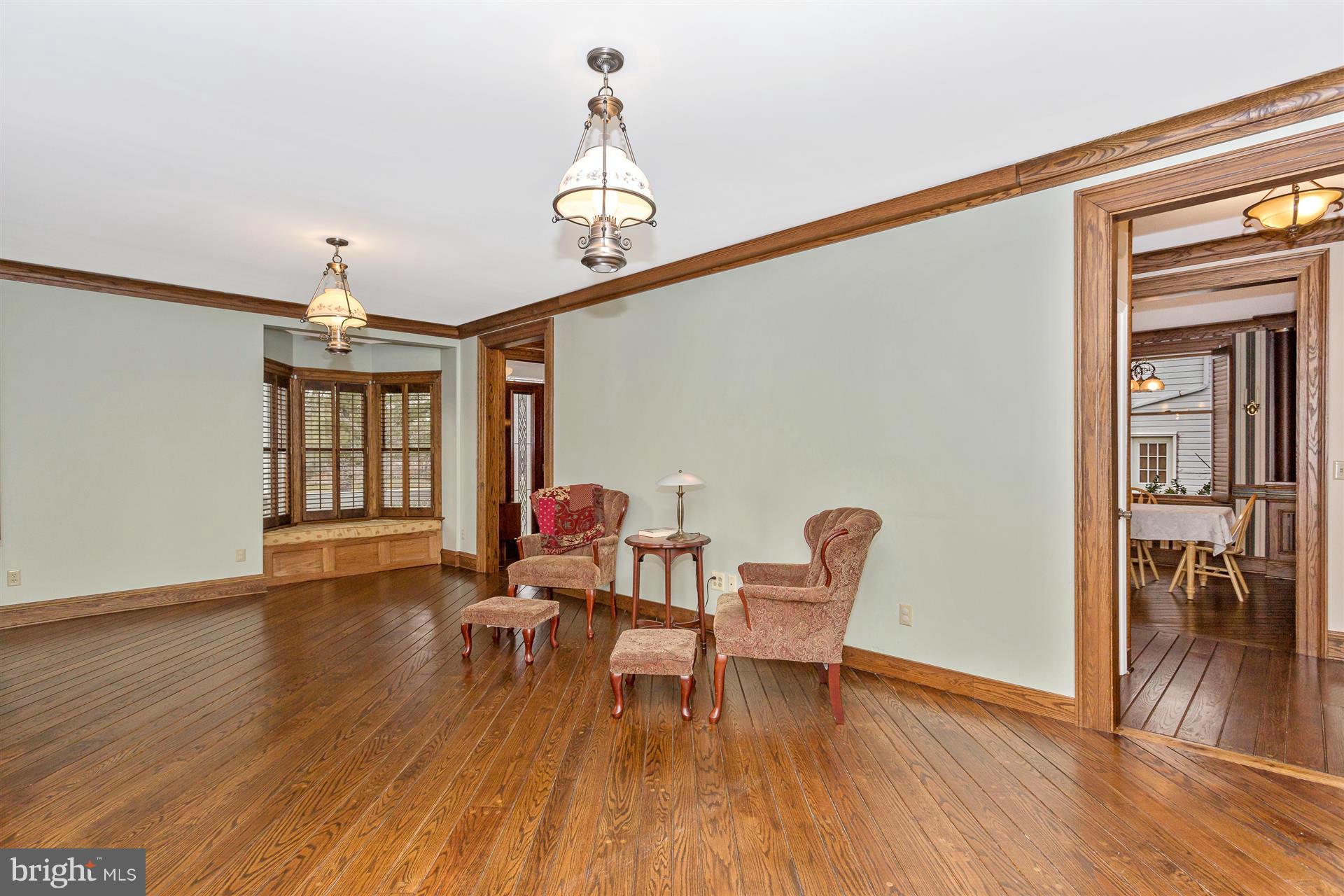 5025 Harney Road Taneytown, MD 21787 - Photo 6 of 30 Living Room