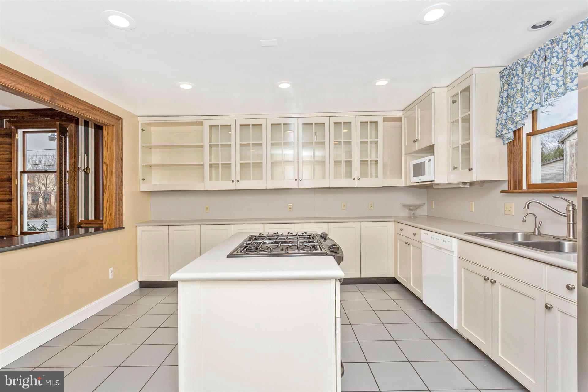 5025 Harney Road Taneytown, MD 21787 - Photo 9 of 30 Kitchen
