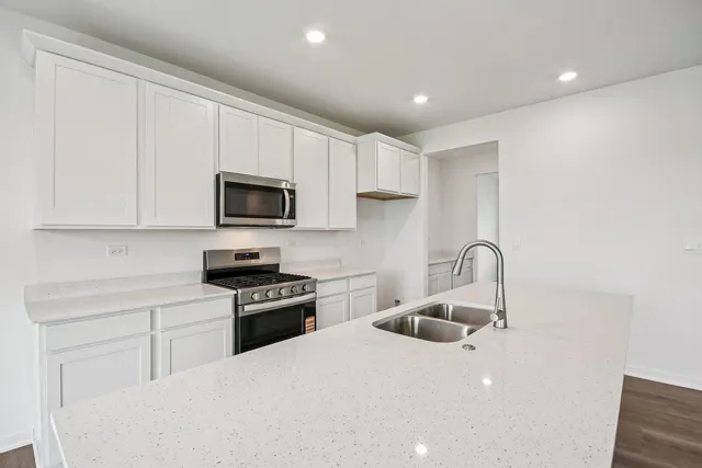 $549,990 | 14807 South Greenbriar Drive, Plainfield, IL 60544