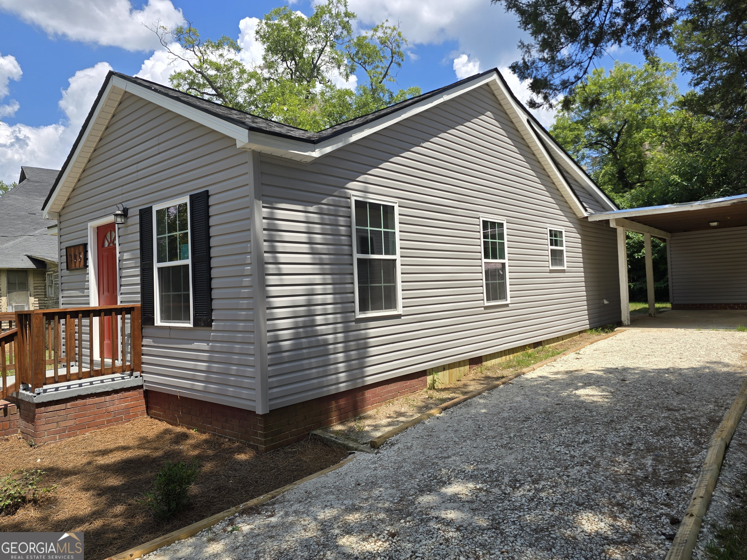 305 Smith Street Dublin, GA 31021 - Photo 3 of 20