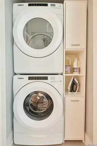 $1,550,000 | 100 Garvies Point Road, Unit 1202, Glen Cove, NY 11542