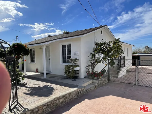 $869,000 | 10631 Tinker Avenue, Tujunga, CA 91042