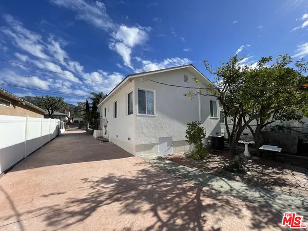 $869,000 | 10631 Tinker Avenue, Tujunga, CA 91042