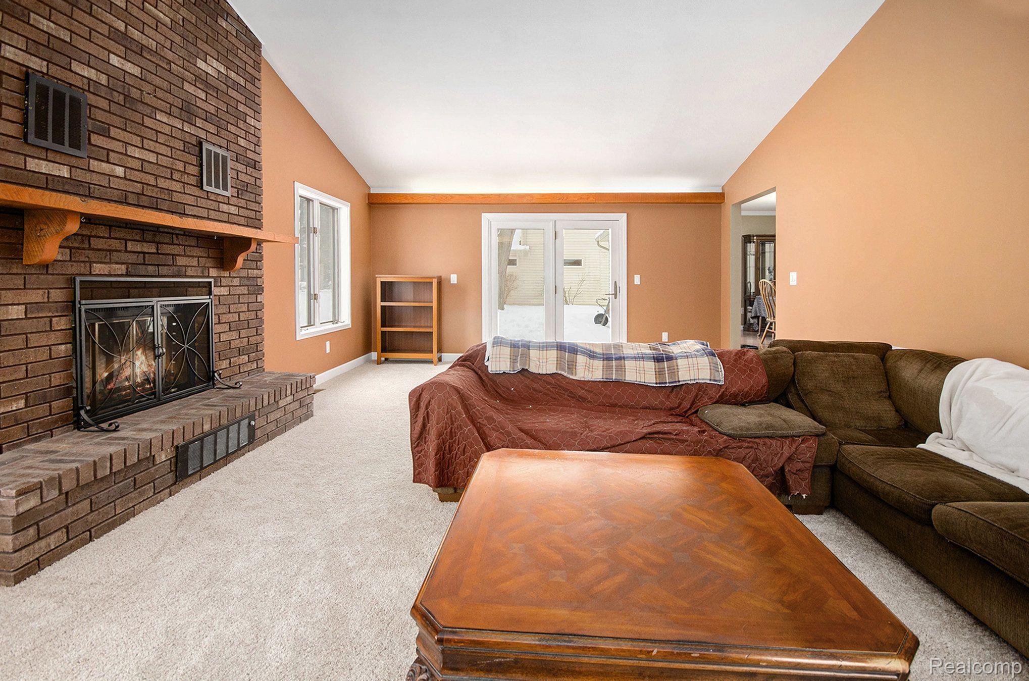 40241 Oak Tree Novi, MI 48375 - Photo 5 of 27 Gallery Image 5