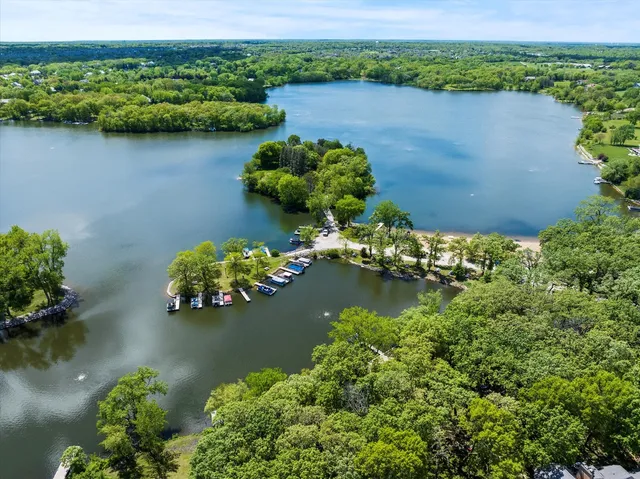 $450,000 | 26359 North Hickory Road, Mundelein, IL 60060