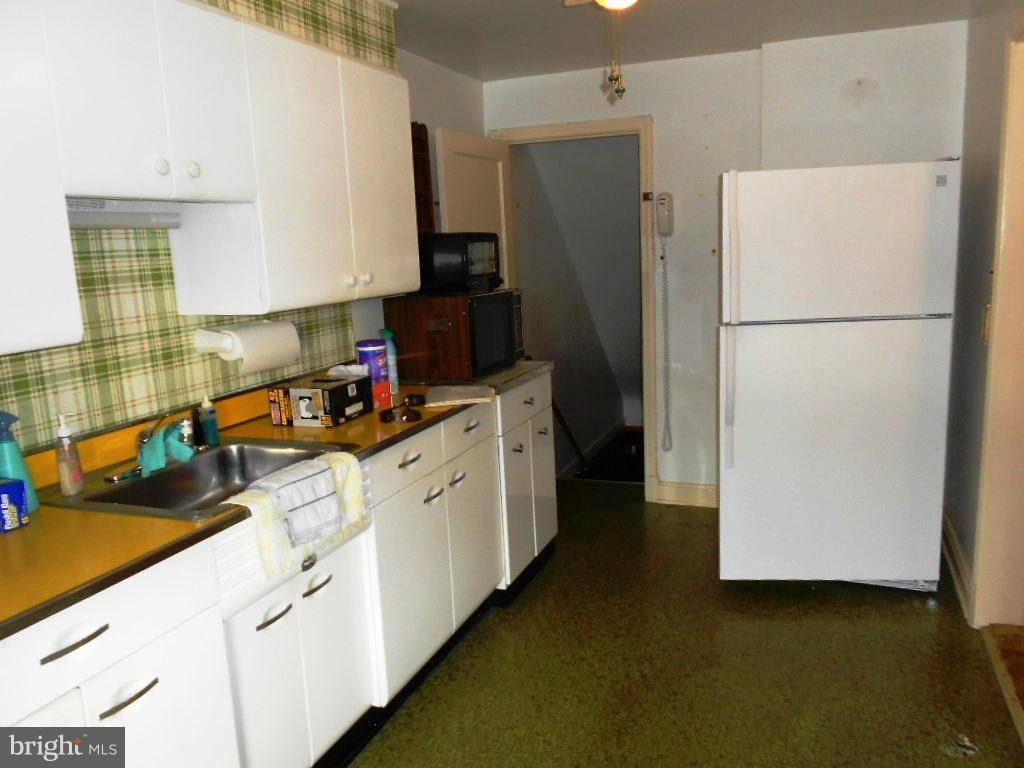1102 Halstead Road Baltimore, MD 21234 - Photo 9 of 23 Kitchen