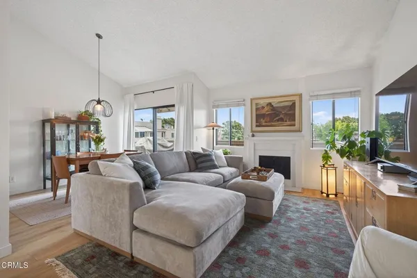 $484,900 | 1275 Seacliff Court, Unit 2, Ventura, CA 93003