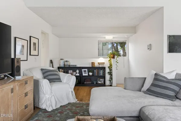 $484,900 | 1275 Seacliff Court, Unit 2, Ventura, CA 93003
