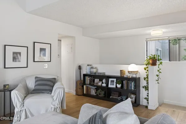 $484,900 | 1275 Seacliff Court, Unit 2, Ventura, CA 93003