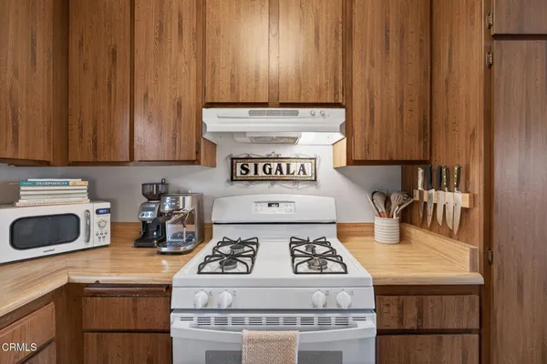 $484,900 | 1275 Seacliff Court, Unit 2, Ventura, CA 93003