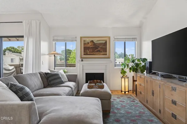 $484,900 | 1275 Seacliff Court, Unit 2, Ventura, CA 93003