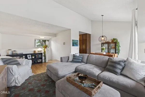 $484,900 | 1275 Seacliff Court, Unit 2, Ventura, CA 93003
