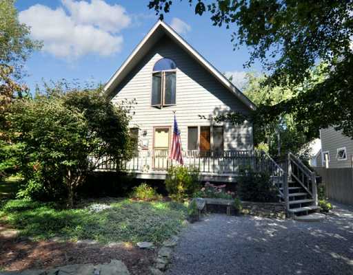 32 Loring Road Bristol, RI 02809 - Photo 1 of 12 Exterior Front.