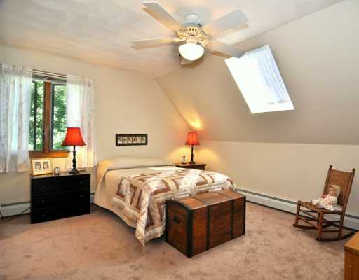 32 Loring Road Bristol, RI 02809 - Photo 4 of 12 Master Bedroom.