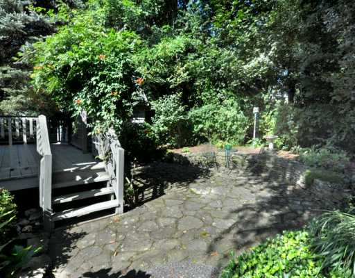 32 Loring Road Bristol, RI 02809 - Photo 7 of 12 Patio/Deck.
