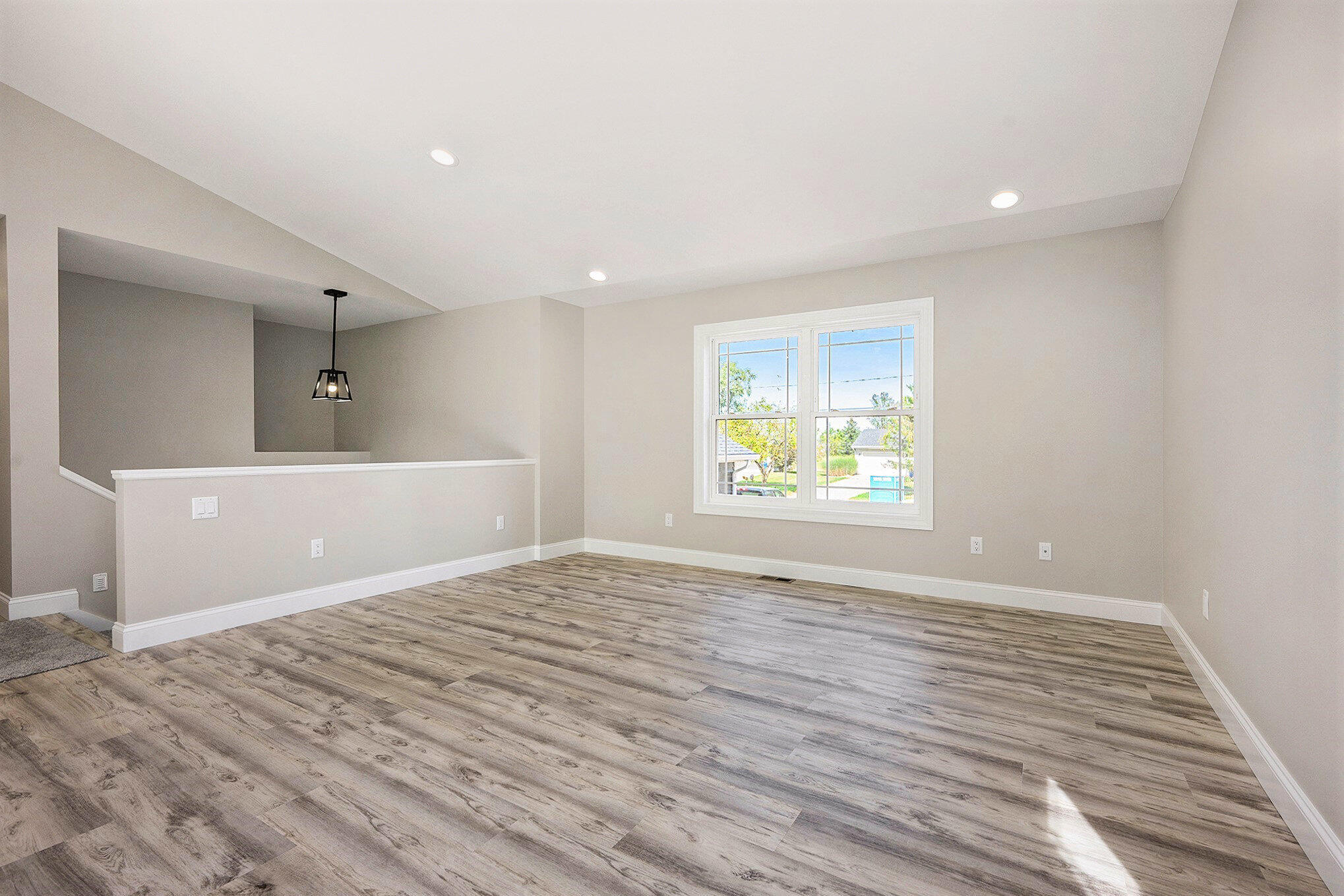 1036 Sir Knight Road Plainwell, MI 49080 - Photo 4 of 28 004_file_829